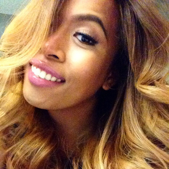 Profile Picture of Jenn Araquel (@310beauty) on Poshmark