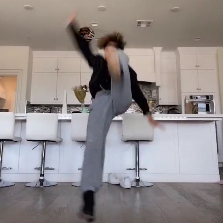 Profile Picture of Larray Falls (@larray.falling) on Tiktok