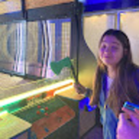 Profile Picture of Brynn Brynn (@b3glessner) on Poshmark