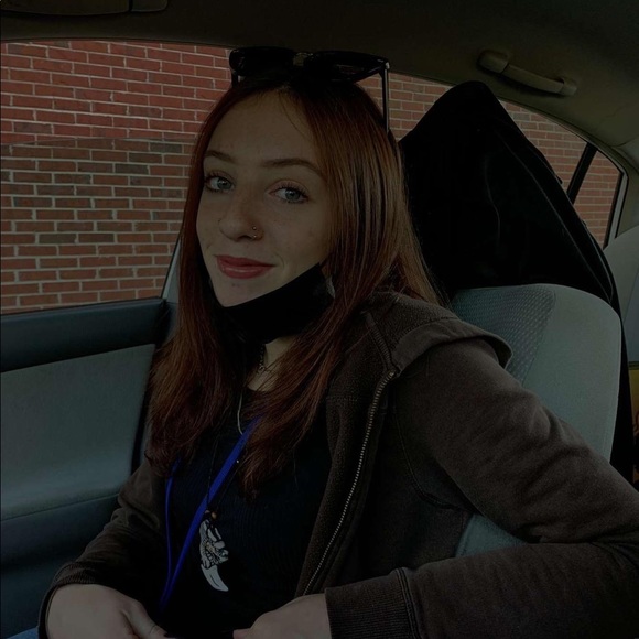 Profile Picture of Addy Beaston (@addy_beaston) on Poshmark