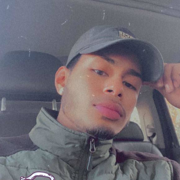 Profile Picture of Graig San agustin (@graig253) on Poshmark