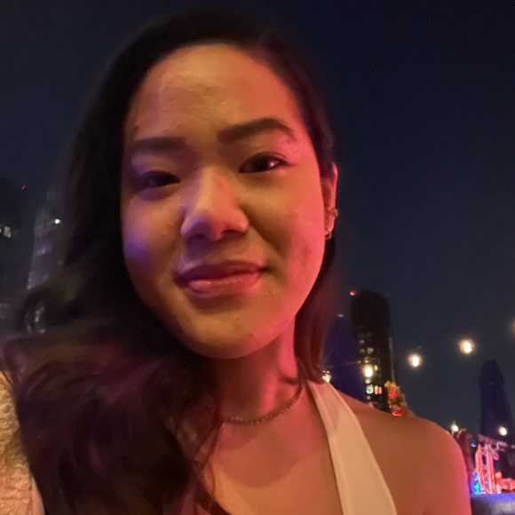 Profile Picture of Melissa Tan (@tanmelissa777) on Poshmark
