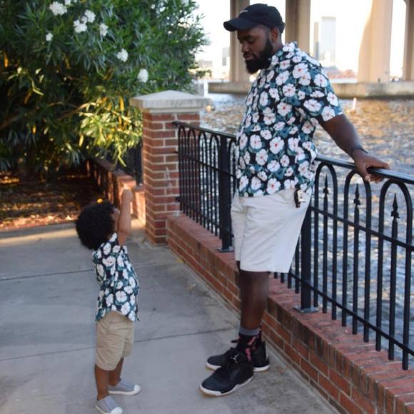 Profile Picture of Christopher Holmes (@zoe_90h4) on Poshmark