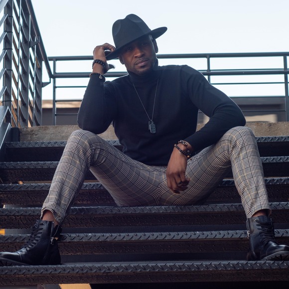 Profile Picture of Gregory Leon (@gregoryleon326) on Poshmark