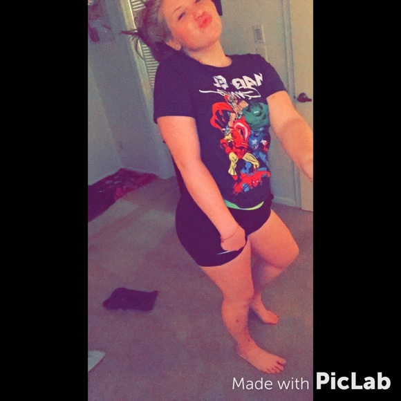 Profile Picture of Lexi Parrish (@lexaaybby) on Poshmark