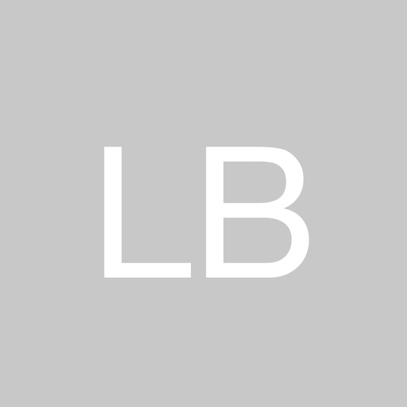 Profile Picture of Lisa Block (@lisablock123) on Poshmark