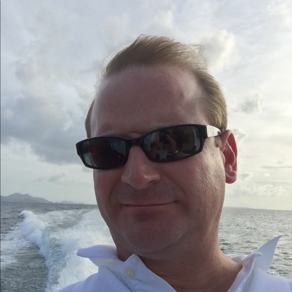 Profile Picture of Geoffrey Smith (@gwsmith2121) on Poshmark