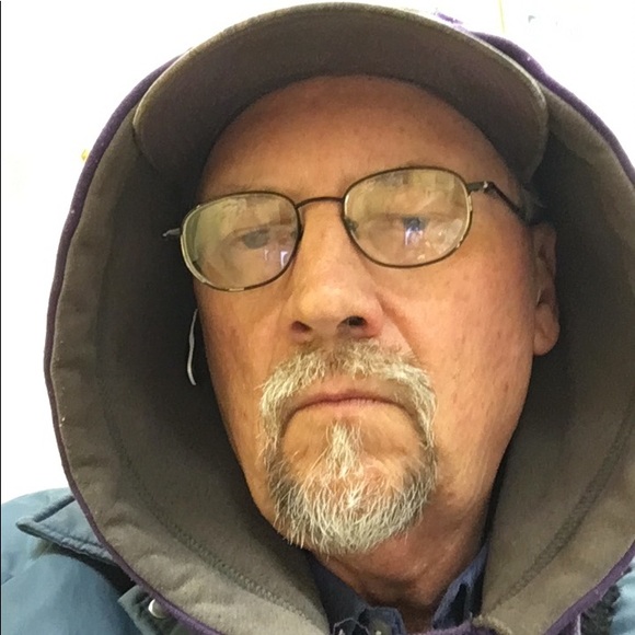 Profile Picture of Barry Curtis (@barrycurtis) on Poshmark
