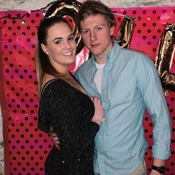 Profile Picture of Julia Pelletier (@jpelletier1223) on Poshmark