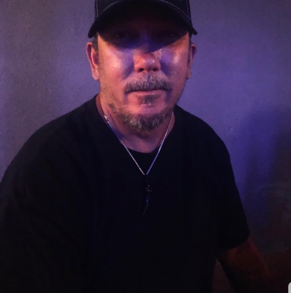 Profile Picture of Brian Lee (@bowhuntr0374) on Poshmark