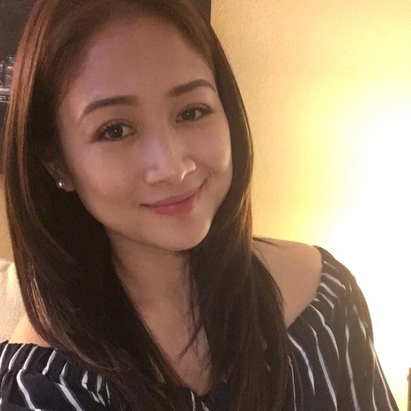 Profile Picture of Mary Manabat (@mgm1986) on Poshmark