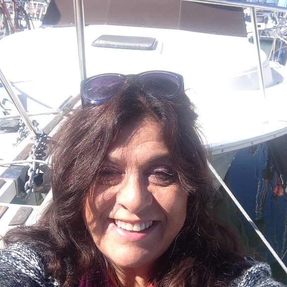 Profile Picture of Kim Gibson davey (@kimberlymae63) on Poshmark