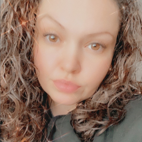 Profile Picture of Colleenlee Funicello (@cowzx7) on Poshmark
