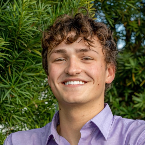 Profile Picture of Ethan Macmullen (@ethanmacmullen) on Poshmark