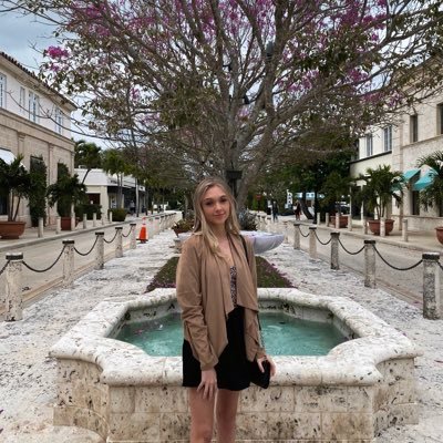 Profile Picture of Lacey Neal (@ohoklacey) on Twitter