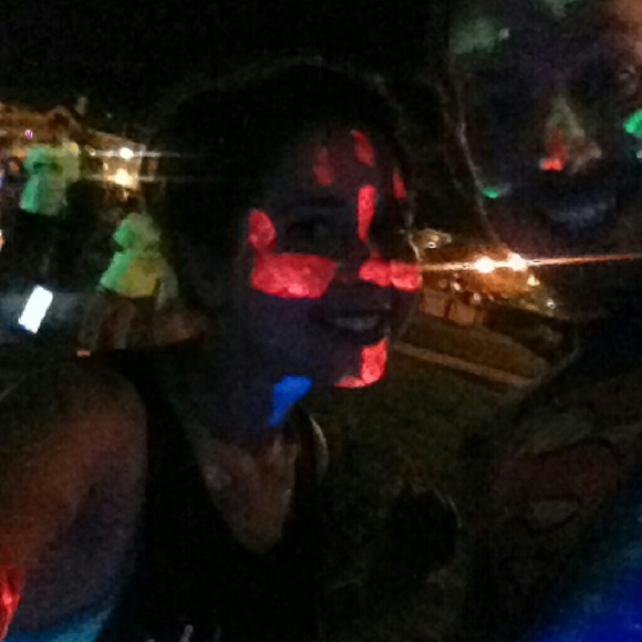 Profile Picture of Kris Alvarado (@kea1107) on Poshmark