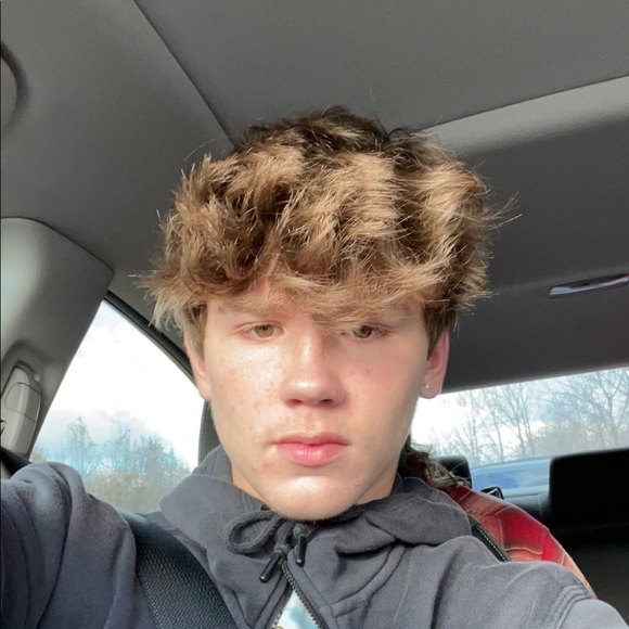Profile Picture of Tye Moffitt (@tye_moffitt) on Poshmark