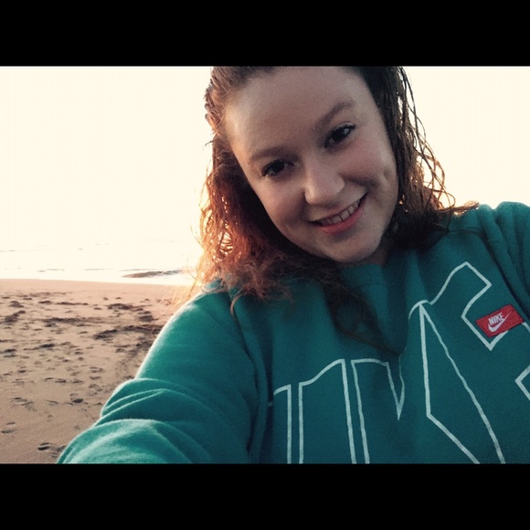 Profile Picture of Nicole Niver (@cocolove93) on Poshmark