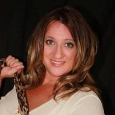 Profile Picture of Jennifer Wakefield (@hellyaitworks) on Twitter