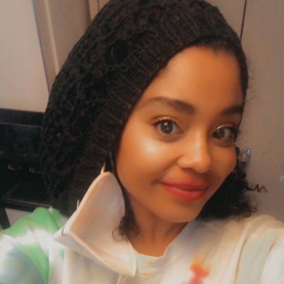 Profile Picture of Tyiesha Twyman (@tyieshatwyman) on Poshmark