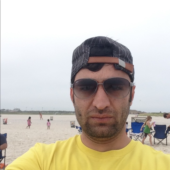 Profile Picture of Umar Bashir (@umarbashir) on Poshmark