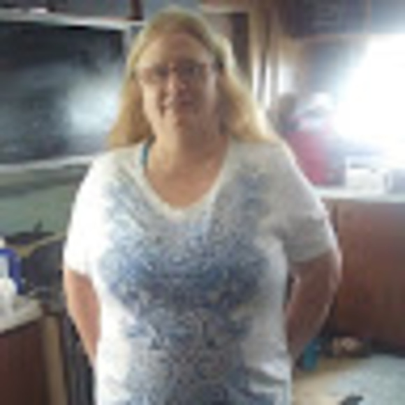 Barbara Pisor - Poshmark Profile Picture of Barbara Pisor (@bpisor3) on Poshmark