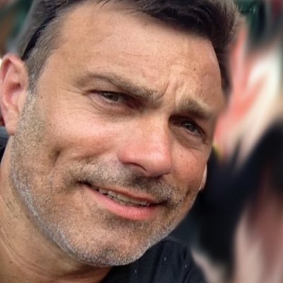 Profile Picture of Jeff Holliday (@8thgradeness) on Twitter