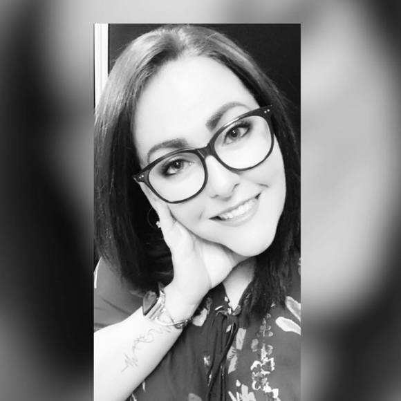 Profile Picture of Tisha Daleska (@tisha1231) on Poshmark