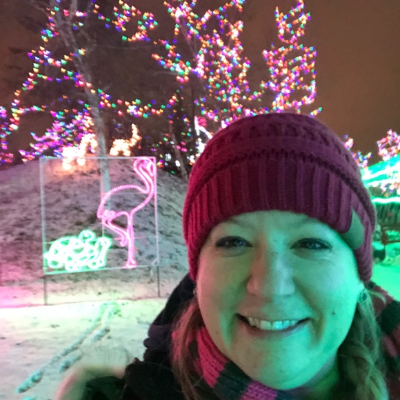 Jen Klemmensen - Poshmark Profile Picture of Jen Klemmensen (@lovespink78) on Poshmark