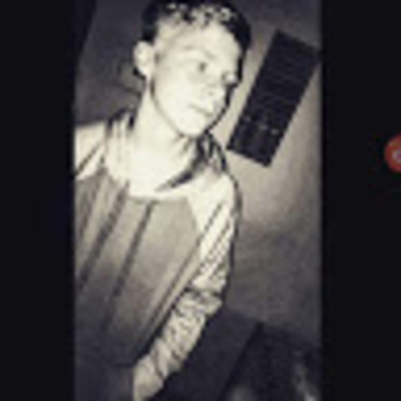 Profile Picture of Cody Hicks (@codmhick0602) on Poshmark