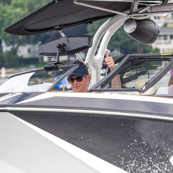 Profile Picture of Andrew Dale (@andyweigman333) on Poshmark