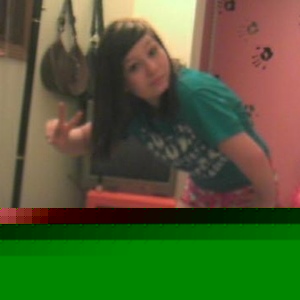 Profile Picture of Chantel Larson (@iloveyoueddie13) on Myspace