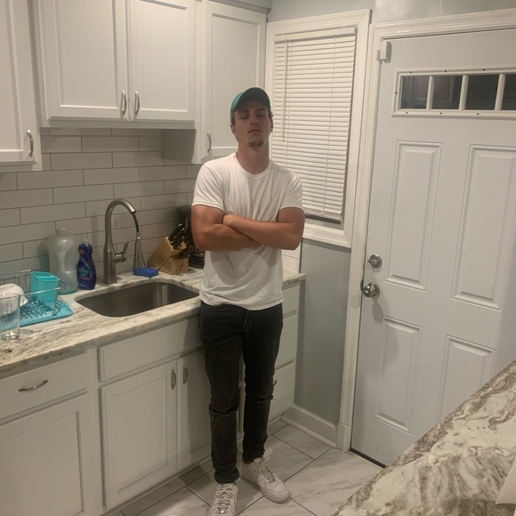 Profile Picture of Brandon Fultz (@bfultzy42) on Poshmark