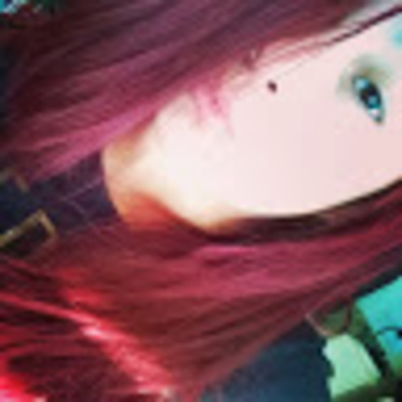 Profile Picture of Erica Vazquez (@tinkvaz98) on Poshmark