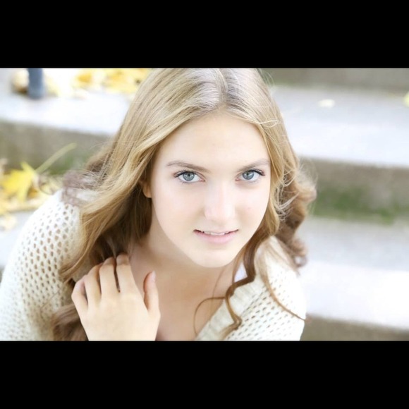 Berlynn Tolzmann - Poshmark Profile Picture of Berlynn Tolzmann (@bdtolzmann) on Poshmark