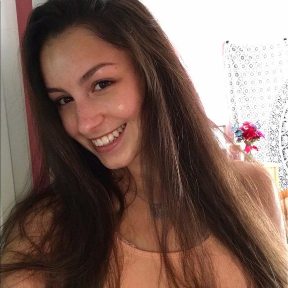 Profile Picture of Amanda Canning (@amandacanning) on Poshmark