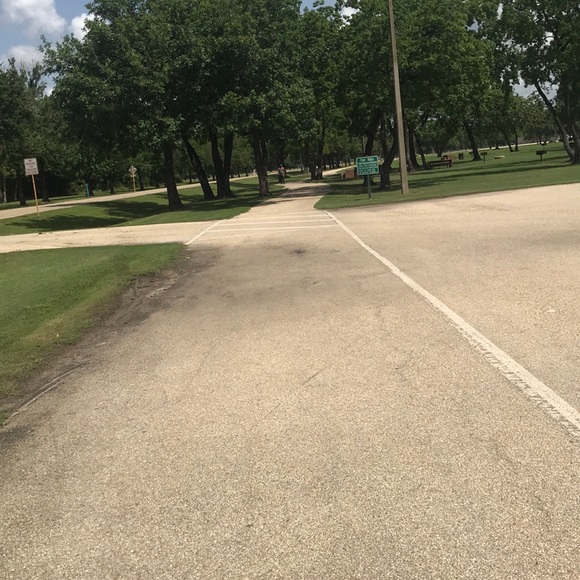 Profile Picture of Perez Perez (@pz09122) on Poshmark