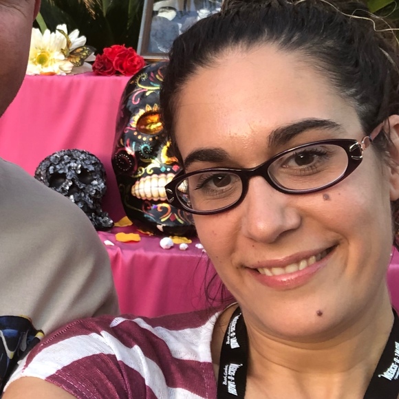 Profile Picture of Alessandra Boeder (@a_boeder) on Poshmark