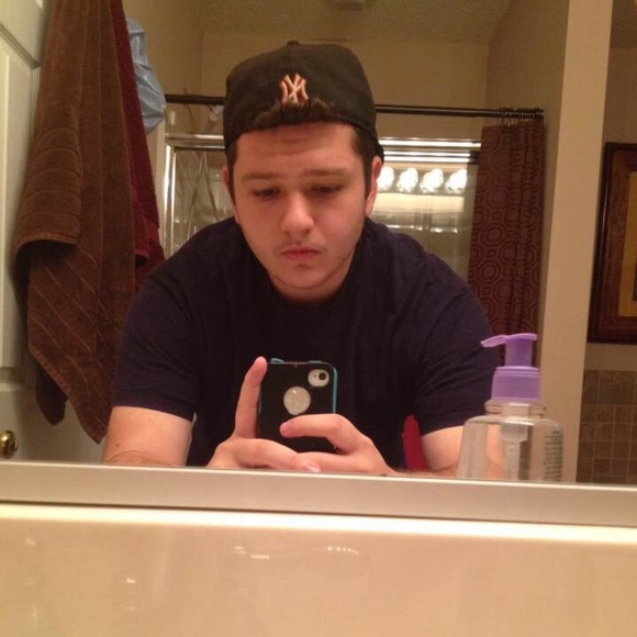 Profile Picture of Kevin Clifton (@kevinc240) on Poshmark