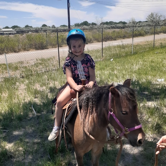 Madison Zellner - Poshmark Profile Picture of Madison Zellner (@madisonzellner) on Poshmark