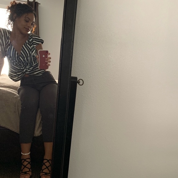 Profile Picture of Brit Pullin (@britbesos) on Poshmark