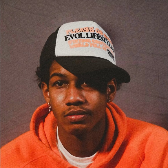 Profile Picture of Tony Cox (@tonycox638) on Poshmark