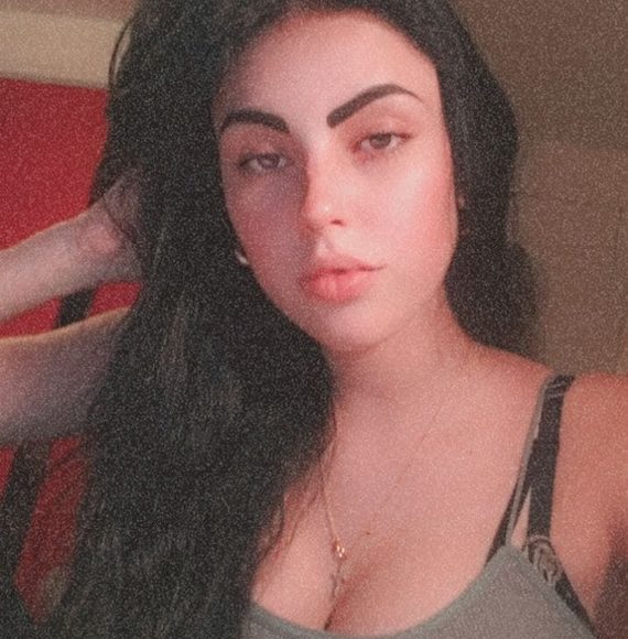 Profile Picture of Lauralie Grenon (@lgrenon02) on Poshmark