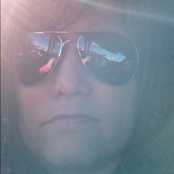 Profile Picture of Iris Buitron (@beaunyda) on Poshmark