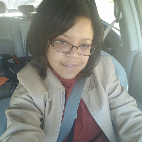 Profile Picture of Yolanda Rogers (@ycrogers0526) on Poshmark