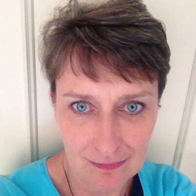 Profile Picture of Helen Carpenter (@queenbead25) on Twitter