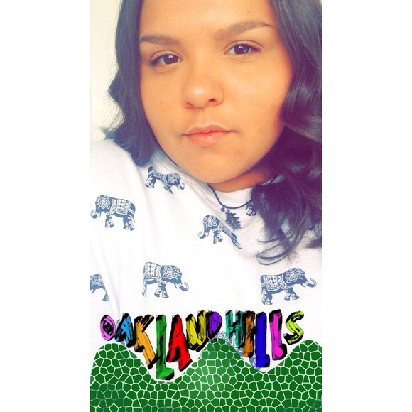 Profile Picture of Kali Gelston (@kaligelston) on Poshmark