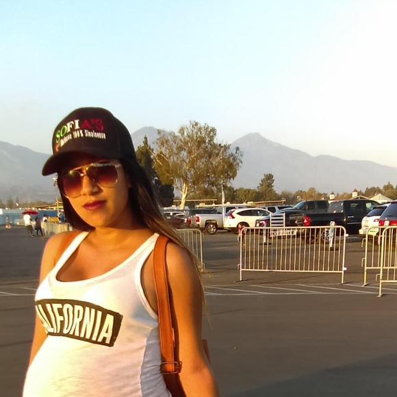 Profile Picture of Crystal Aceves (@_diva6) on Poshmark