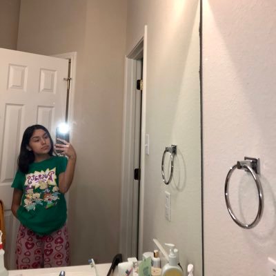 Profile Picture of Ne🥳 (@desireeolmos28) on Twitter