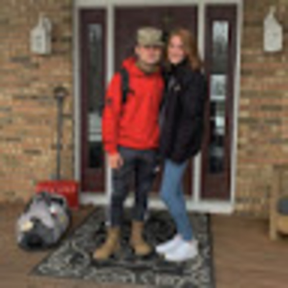 Profile Picture of Greg Gulnac (@gregoryjrgulnac) on Poshmark